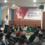 Malam Tasyakuran 17 Agustus biasanya berisi berbagai kegiatan seperti doa bersama dan makan bersama.